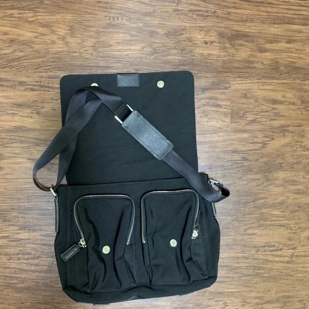 Banana Republic men’s laptop bag ( travel bag)